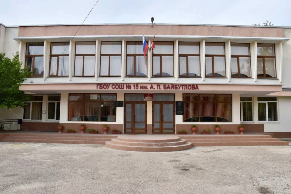 «Музей памяти» открылся в школе № 15 им. Александра Павловича Байбутлова «Музей памяти» открылся в школе № 15 им. Александра Павловича Байбутлова