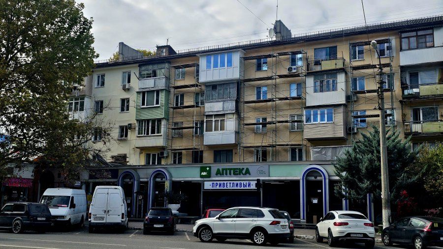 Фасад дома на проспекте Генерала Острякова, 60 ждёт капитальный ремонт