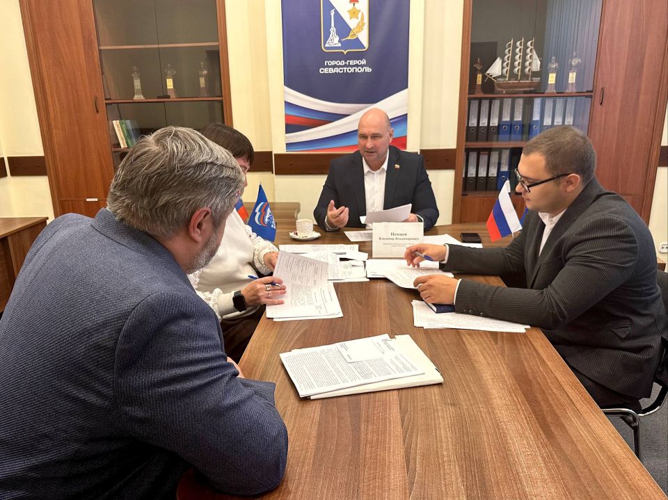 Владимир Немцев: Накануне на площадке Региональной общественной приёмной Председателя партии «Единая Россия» провёл приём граждан по личным вопросам Владимир Немцев: Накануне на площадке Региональной общественной приёмной Председателя партии «Единая Россия» провёл приём граждан по личным вопросам