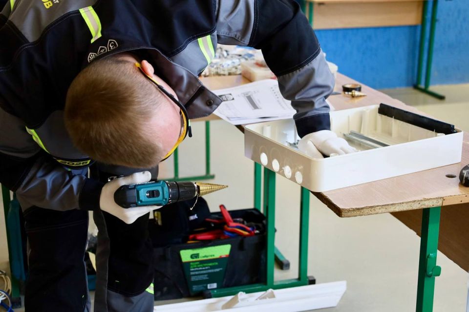 Уважаемые старшеклассники и родители, мы продолжаем традицию проведения ежемесячных дней открытых дверей в колледжах и техникумах, подведомственных Департаменту образования и науки Севастополя Уважаемые старшеклассники и родители, мы продолжаем традицию проведения ежемесячных дней открытых дверей в колледжах и техникумах, подведомственных Департаменту образования и науки Севастополя