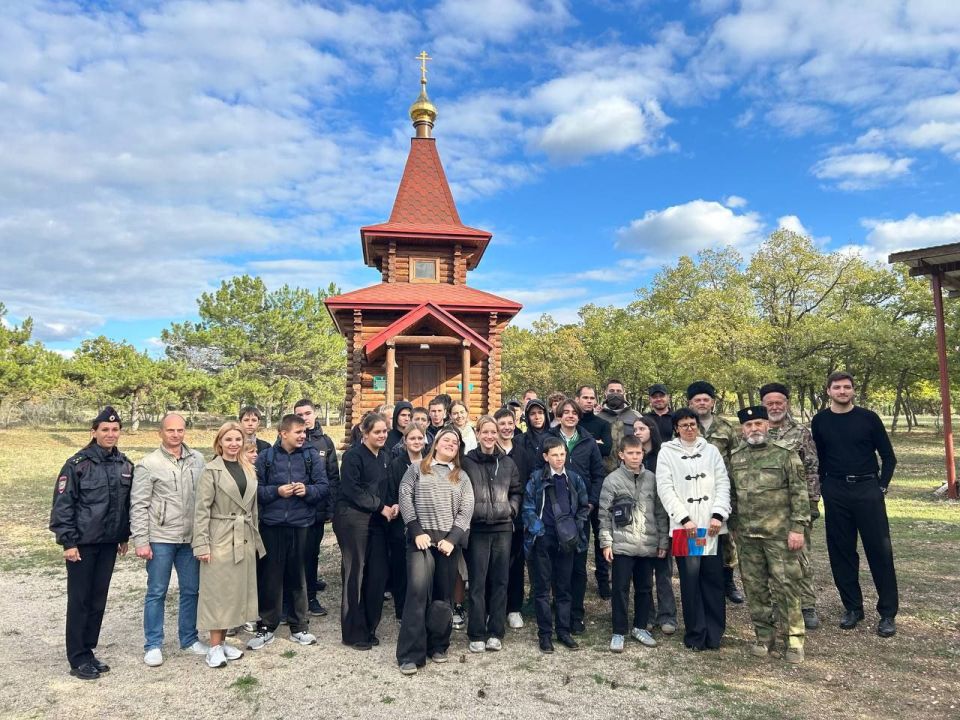 В рамках акции «Сообщи, где торгуют смертью» подростки посетили казачий лагерь
