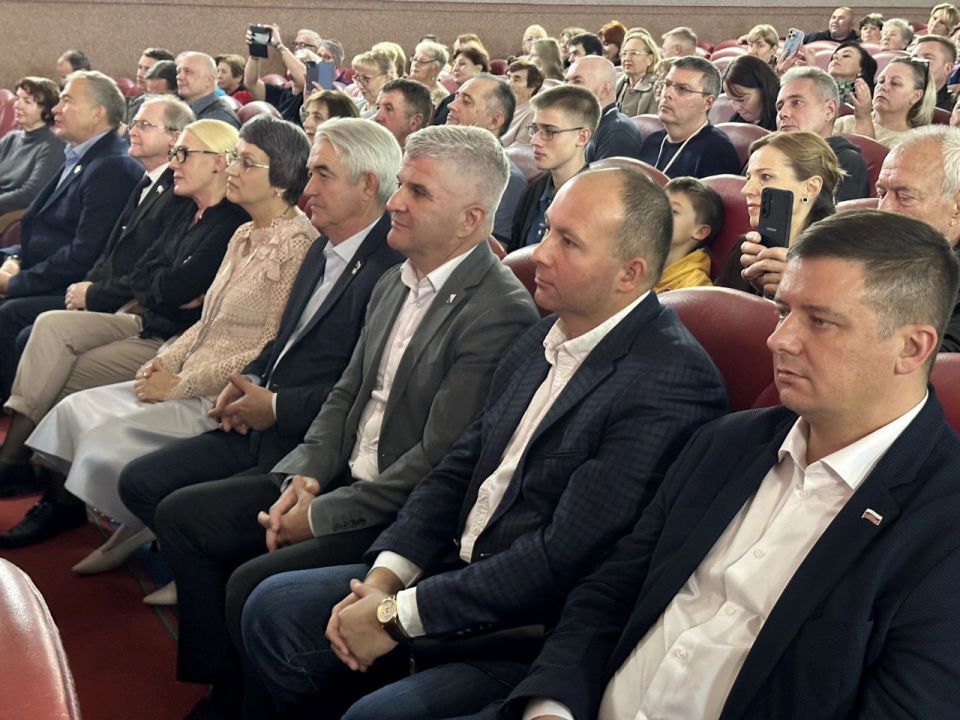 В Севастополе стартовал ХI Фестиваль духовно-нравственного и семейного кино «Святой Владимир» В Севастополе стартовал ХI Фестиваль духовно-нравственного и семейного кино «Святой Владимир»