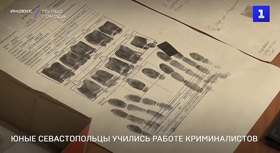 Практические занятия по криминалистике для восьмиклассников кадетского корпуса Следкома им. Истомина и учеников школы № 3 провели в Военном следственном управлении СК РФ по ЧФ