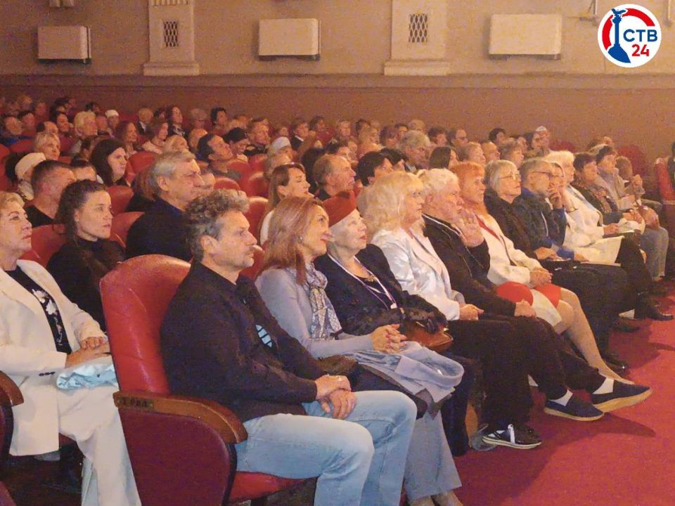 В Севастополе стартовал 11-ый ежегодный фестиваль духовно-нравственного и семейного кино «Святой Владимир» В Севастополе стартовал 11-ый ежегодный фестиваль духовно-нравственного и семейного кино «Святой Владимир»