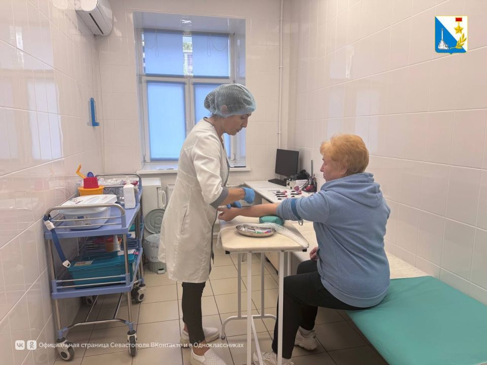 Более 40 севастопольцев прошли диспансеризацию в поликлинике № 4 на Супруна Более 40 севастопольцев прошли диспансеризацию в поликлинике № 4 на Супруна
