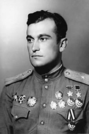 105 лет исполнилось со дня рождения советского военного лётчика-аса, участника Великой Отечественной войны, дважды Героя Советского Союза Амет-Хана Султана