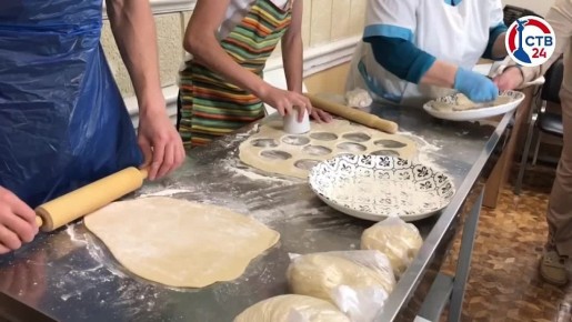 Финалисты программы «Севастополь — город Героей» и воспитанники детского дома приготовили совместный обед
