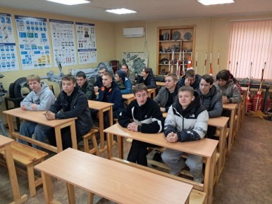 Студенты Морского колледжа СевГУ посетили предприятие «Севэлектроавтотранс»
