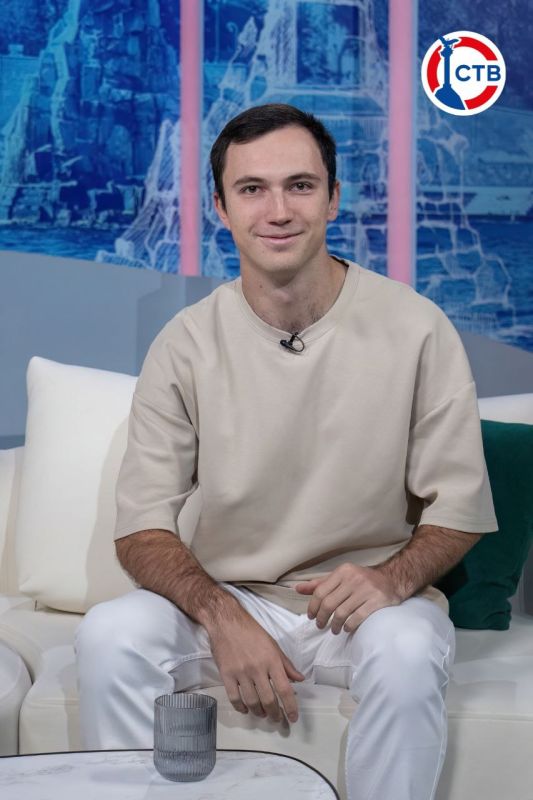 ������ ��������� ������ ��� �����: ������� �������, ������� ������� � ������� ����, �����������!� � �����