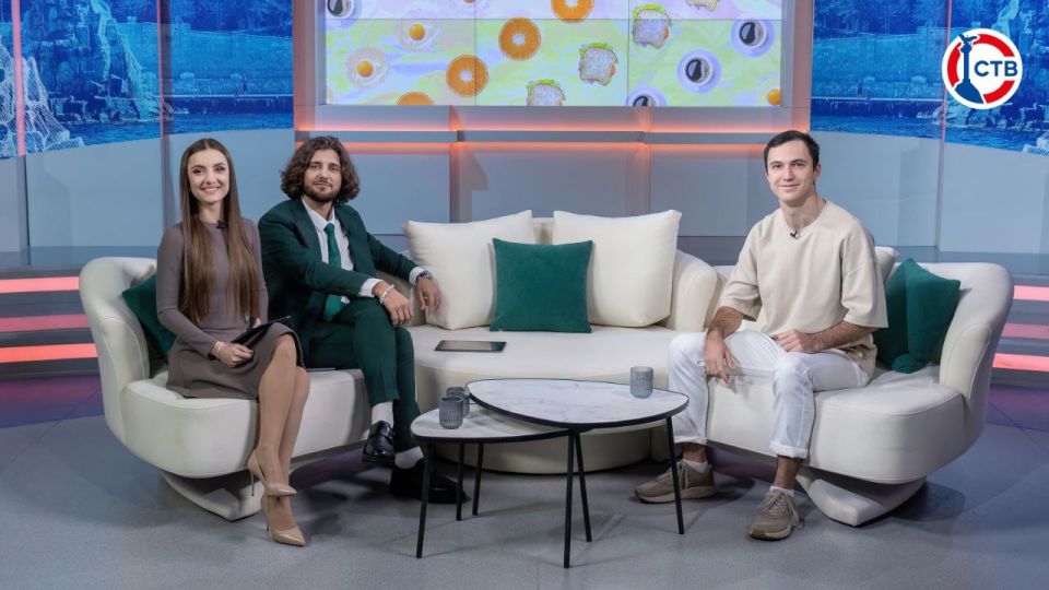 ������ ��������� ������ ��� �����: ������� �������, ������� ������� � ������� ����, �����������!� � �����