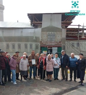 Подопечные нашего дома-интерната посетили Ханский дворец