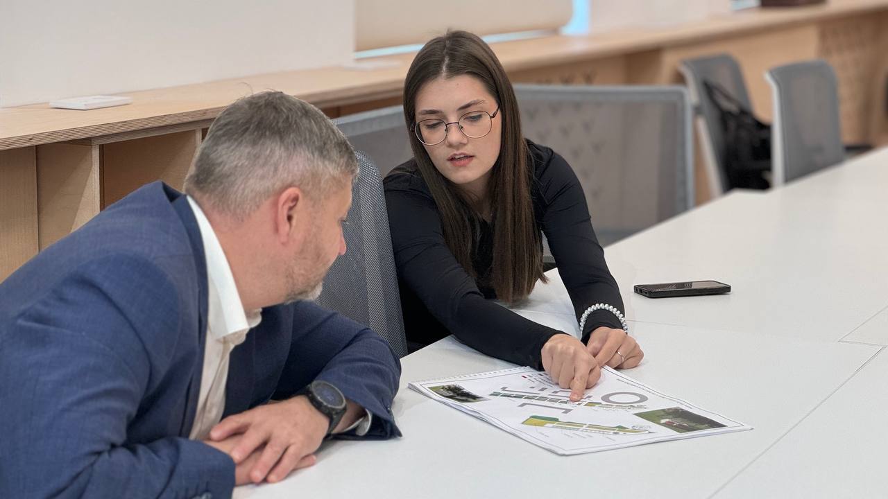 Провел рабочую встречу с преподавателями и студентами кафедры архитектуры и дизайна института развития города СевГУ Провел рабочую встречу с преподавателями и студентами кафедры архитектуры и дизайна института развития города СевГУ