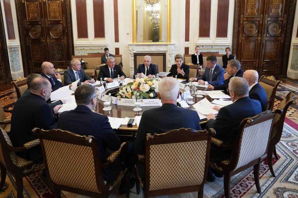 Владимир Немцев: Как Председатель Южно-Российской Парламентской Ассоциации принимаю участие в работе Парламентской Ассоциации Северо-Запада России в Санкт-Петербурге