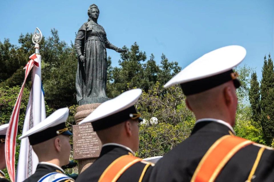  :   90      ,   ,   -    