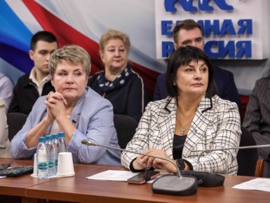 Татьяна Лобач: На заседании внутрифракционной группы встретились с ректором МГИМО Анатолием Торкуновым