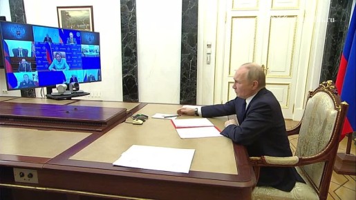 Путин провёл по видеосвязи оперативное совещание с постоянными членами Совбеза РФ – Кремль
