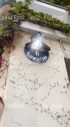 А была бы круглой дверь — была бы настоящая хоббитская нора в Севастополе
