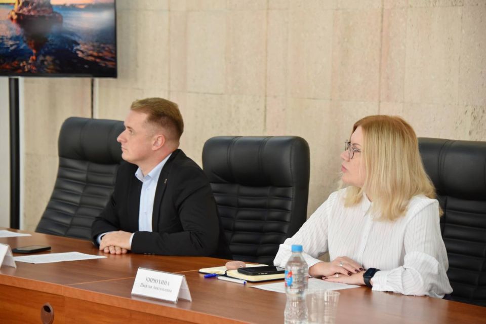 Денис Кондратьев: Накануне на расширенном заседании комитета Законодательного Собрания Севастополя по образованию, науке, культуре, спорту и молодежной политике вместе с коллегами заслушали доклад о реализации...