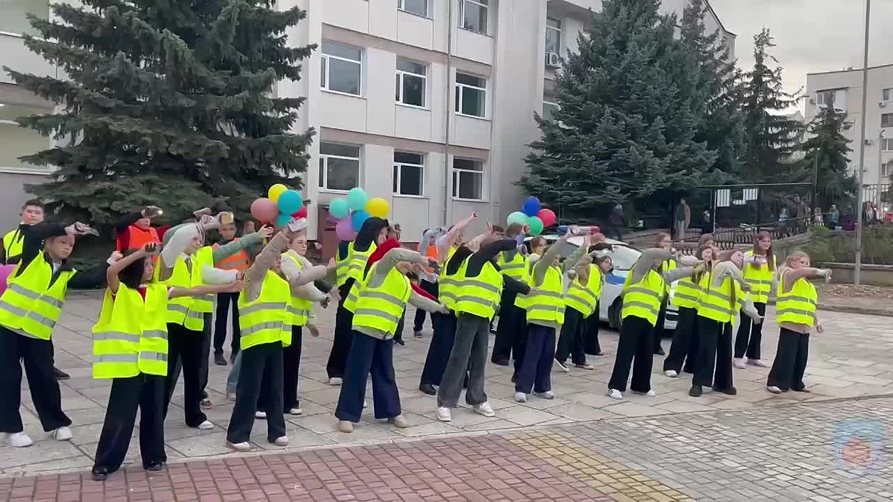В Севастополе Госавтоинспекция проводит флешмобы «Севастополь, Засветись!» для повышения безопасности в темное время суток