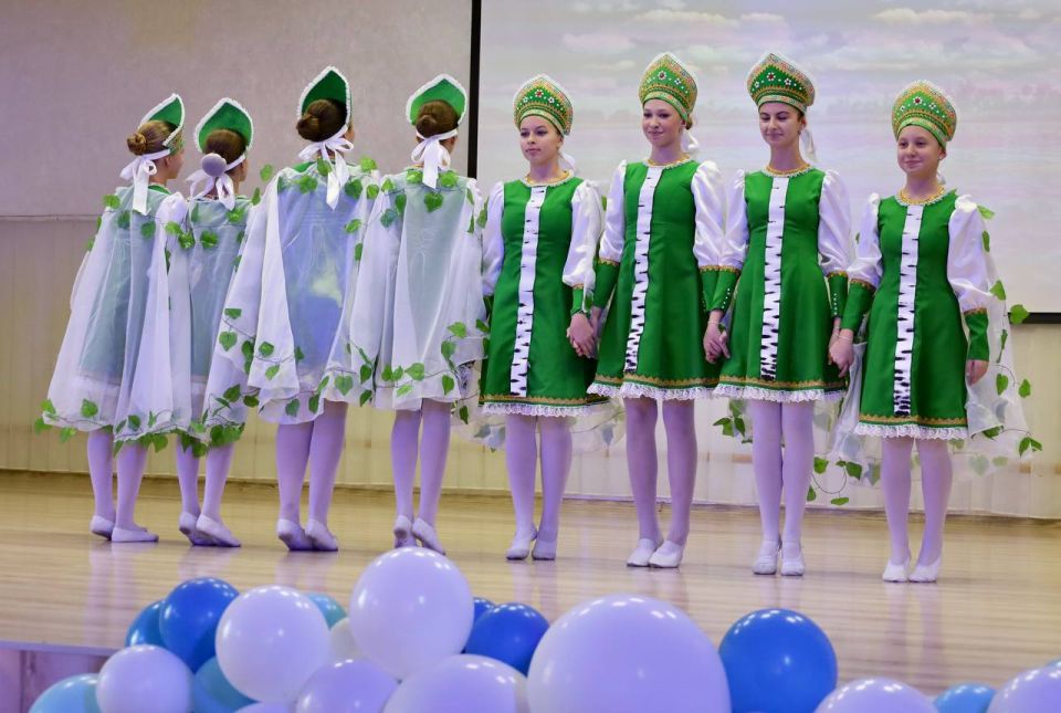 Гимназия № 8 имени Николая Титовича Хрусталёва отметила 60-летие