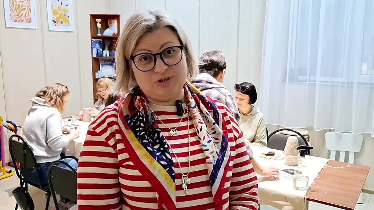 Мамы детей с особенностями развития обучаются искусству керамики