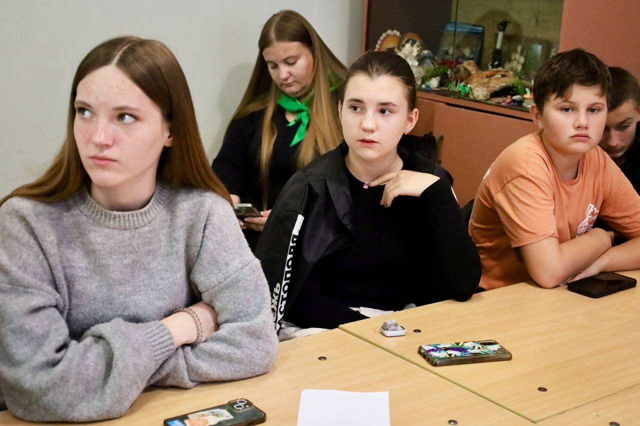 16 школьных команд сразились в городском конкурсе среди экологических отрядов «ЭКОСТАРТ» на базе учреждения дополнительного образования «Центра эколого-натуралистического творчества учащейся молодёжи» 16 школьных команд сразились в городском конкурсе среди экологических отрядов «ЭКОСТАРТ» на базе учреждения дополнительного образования «Центра эколого-натуралистического творчества учащейся молодёжи»