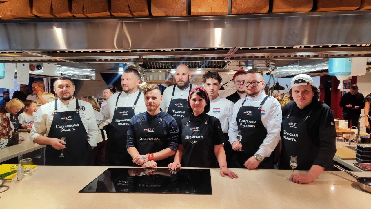 Мария Литовко: Севастопольский шеф-повар ресторана "МОМО", Петр Матвеев, принял очное участие в федеральном проекте «ПроЕду по России» - "Код регионов", организатором которого выступает Агентство стратегических инициатив Мария Литовко: Севастопольский шеф-повар ресторана "МОМО", Петр Матвеев, принял очное участие в федеральном проекте «ПроЕду по России» - "Код регионов", организатором которого выступает Агентство стратегических инициатив