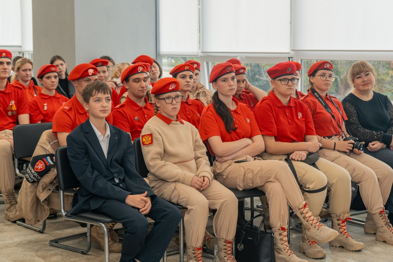 Прокуратура города Севастополя провела просветительскую встречу с представителями молодежи Прокуратура города Севастополя провела просветительскую встречу с представителями молодежи