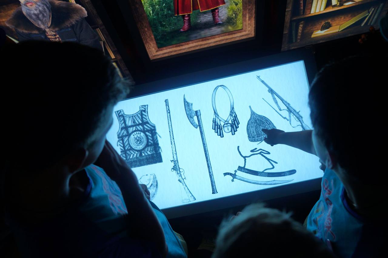 В Севастополе в День народного единства начнет работу Мобильный исторический парк «Россия — Моя история» В Севастополе в День народного единства начнет работу Мобильный исторический парк «Россия — Моя история»