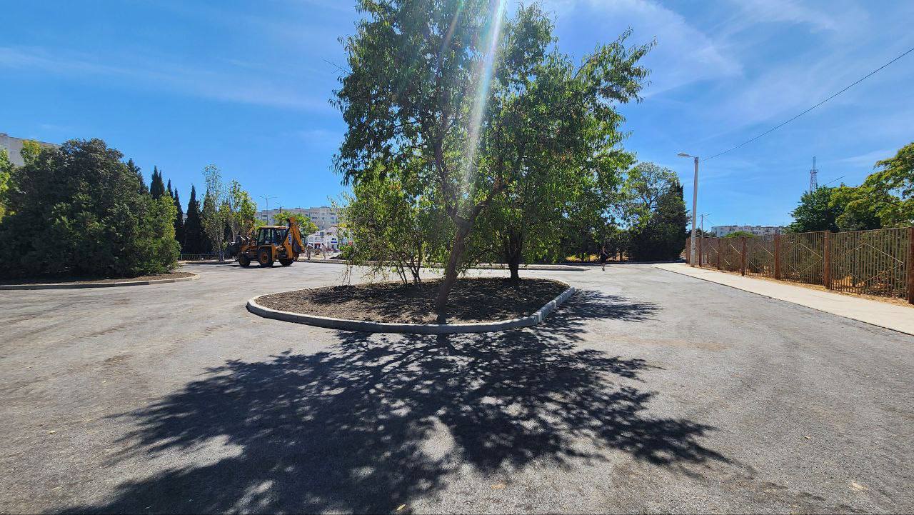 Михаил Развожаев: Севастополь становится комфортнее: с начала года мы привели в порядок более 89 тысяч квадратных метров пешеходных зон и дорог во дворах Михаил Развожаев: Севастополь становится комфортнее: с начала года мы привели в порядок более 89 тысяч квадратных метров пешеходных зон и дорог во дворах