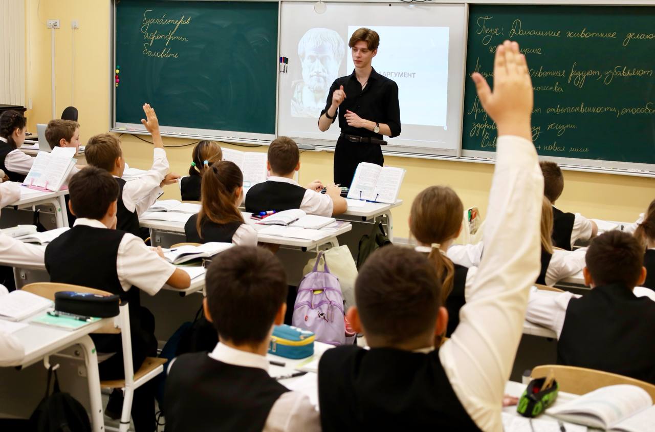 Продолжаю рассказывать про молодых специалистов в учреждениях образования Севастополя Продолжаю рассказывать про молодых специалистов в учреждениях образования Севастополя