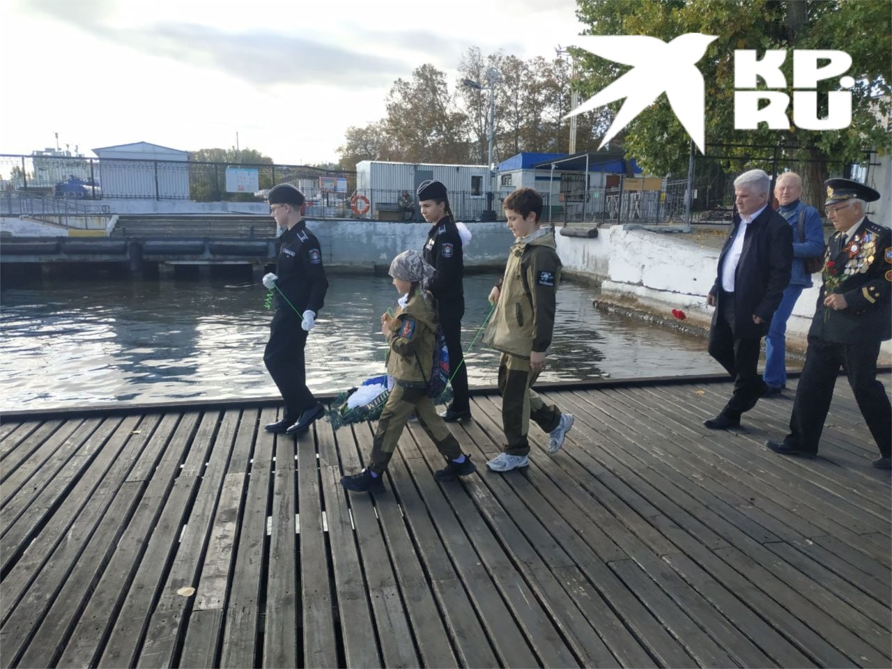 В Севастополе прошли траурные мероприятия в память о жертвах трагедии на линкоре «Новороссийск» В Севастополе прошли траурные мероприятия в память о жертвах трагедии на линкоре «Новороссийск»