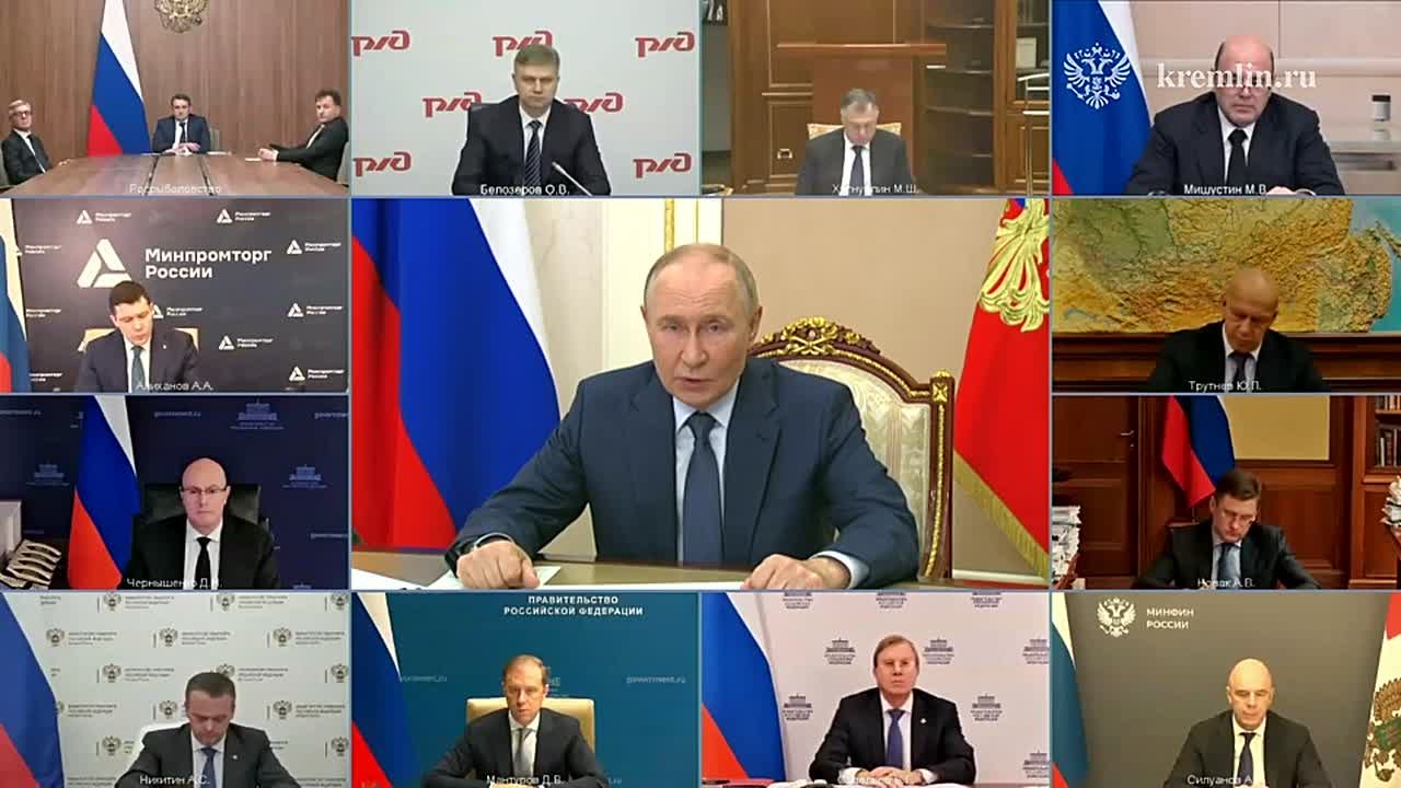 Россия располагает уникальными запасами биоресурсов, и очень важно не только добыть их, но и обеспечить переработку и транспортировку – Путин