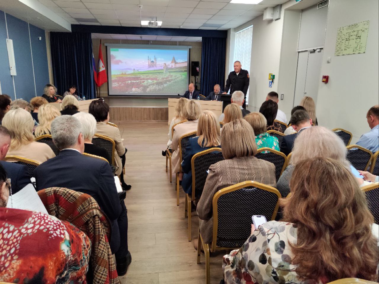 Врио заместителя начальника УВМ УМВД России по г. Севастополю Дмитрий Крючков принял участие в рабочем совещании с руководителями образовательных учреждений