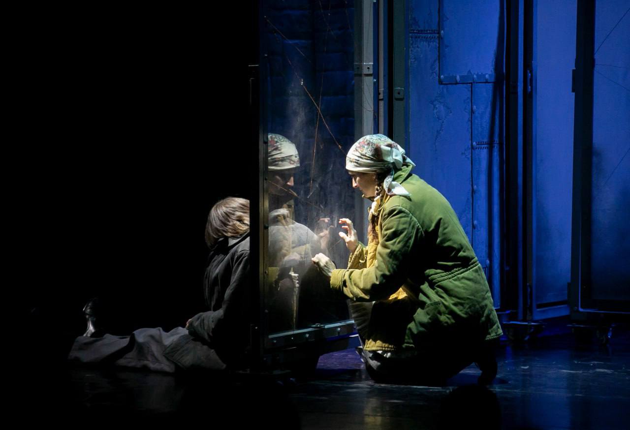 200 первокурсников Севастопольского колледжа информационных технологий и промышленности посетили спектакль «Вкус медной проволоки» на сценической площадке «Океан» в Севастопольском театре юного зрителя 200 первокурсников Севастопольского колледжа информационных технологий и промышленности посетили спектакль «Вкус медной проволоки» на сценической площадке «Океан» в Севастопольском театре юного зрителя