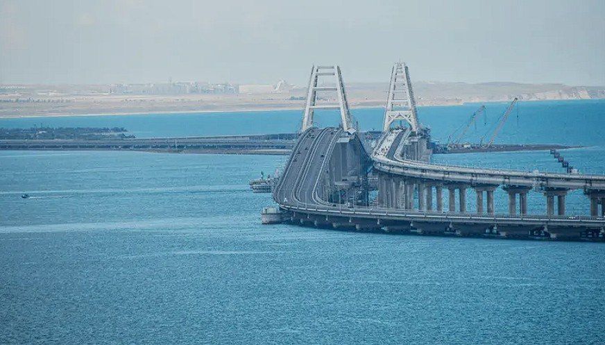 Почему электромобили и гибриды больше не пустят на Крымский мост?