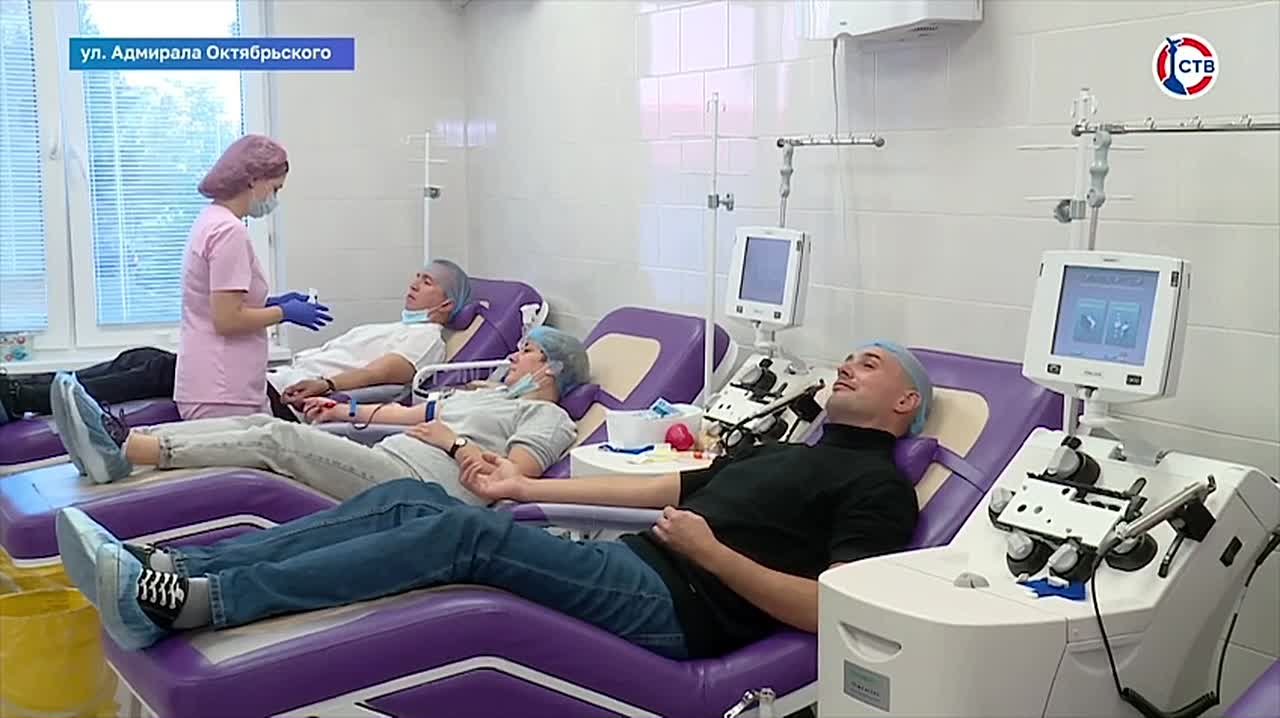 Ещё 30 севастопольцев получили знак «Почётный донор России»: в Севастополе состоялась традиционная церемония вручения нагрудных знаков и удостоверений