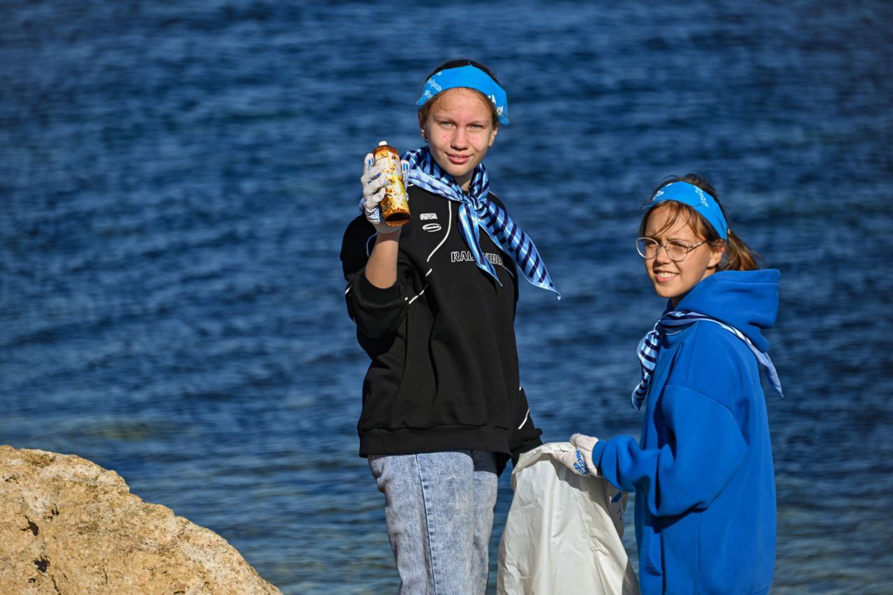 Ежегодно, в Международный День Чёрного моря, Департамент природных ресурсов и экологии города Севастополя совместно с Государственным бюджетным образовательным учреждением дополнительного образования «Севастопольский центр... Ежегодно, в Международный День Чёрного моря, Департамент природных ресурсов и экологии города Севастополя совместно с Государственным бюджетным образовательным учреждением дополнительного образования «Севастопольский центр...