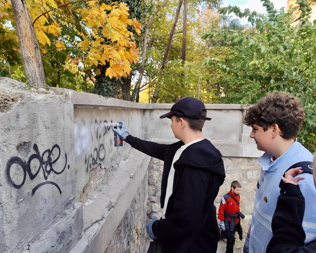 Закрась опасность: город без ненужных надписей! Закрась опасность: город без ненужных надписей!