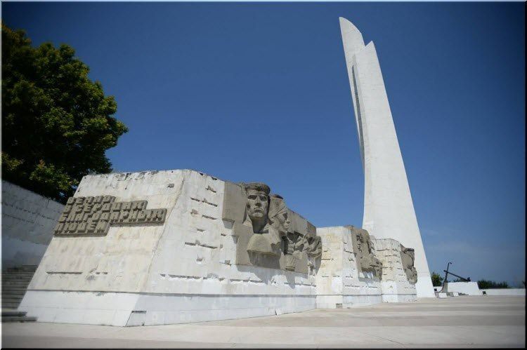 ��������� ���������: 3 ������ 1977 ���� �� ���� ����������� ��� ������ ���� �� ������� �������� ������ ������ � ������� �������-����� ������������