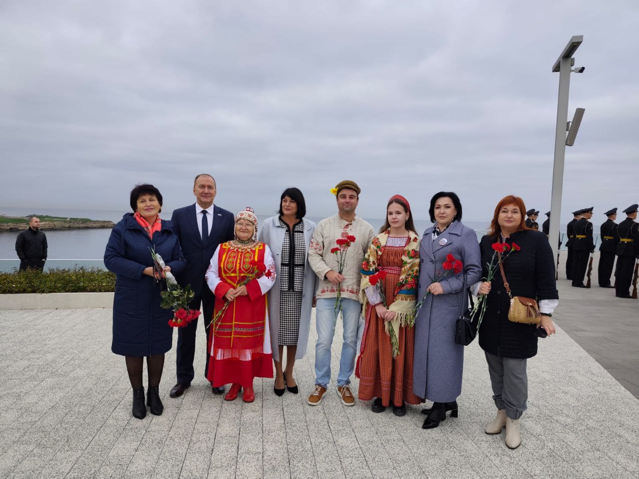 Дмитрий Белик: В День народного единства вместе с Губернатором города Севастополя Михаилом Владимировичем Развожаевым, спикером Законодательного Собрания Владимиром Владимировичем Немцевым, командующим Черноморским флотом... Дмитрий Белик: В День народного единства вместе с Губернатором города Севастополя Михаилом Владимировичем Развожаевым, спикером Законодательного Собрания Владимиром Владимировичем Немцевым, командующим Черноморским флотом...