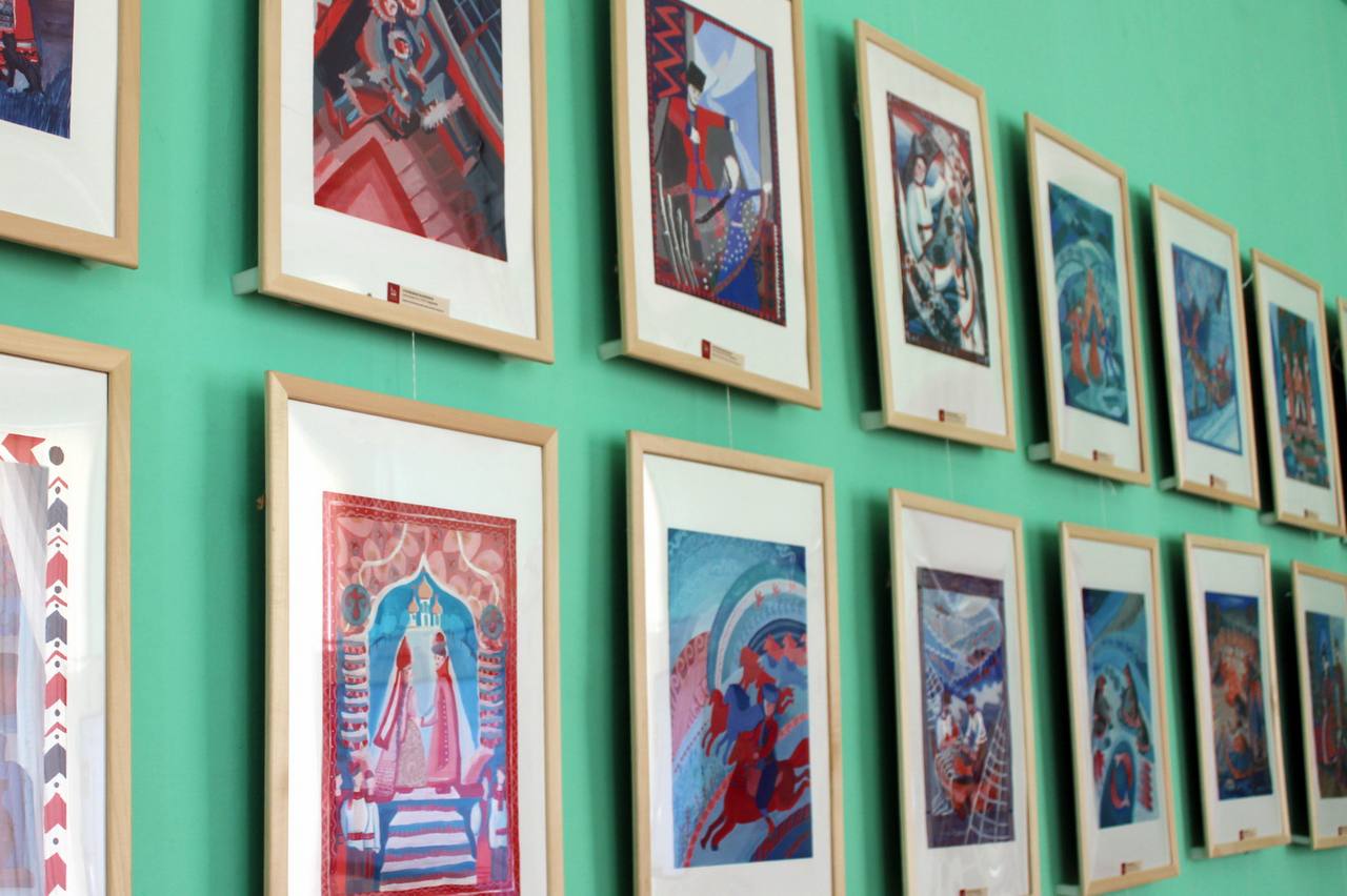 Игорь Михеев: В Центральной городской детской библиотеке им. А. Гайдара открылась выставка детских рисунков «Моя семья – моя Россия» Игорь Михеев: В Центральной городской детской библиотеке им. А. Гайдара открылась выставка детских рисунков «Моя семья – моя Россия»