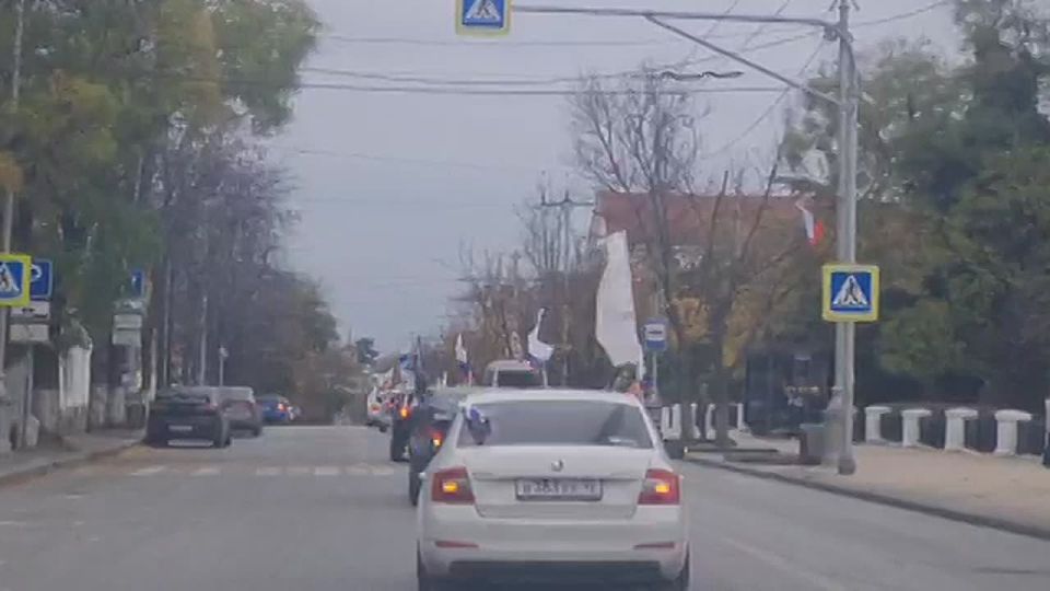 В Севастополе состоялся автопробег, посвящённый Дню народного единства
