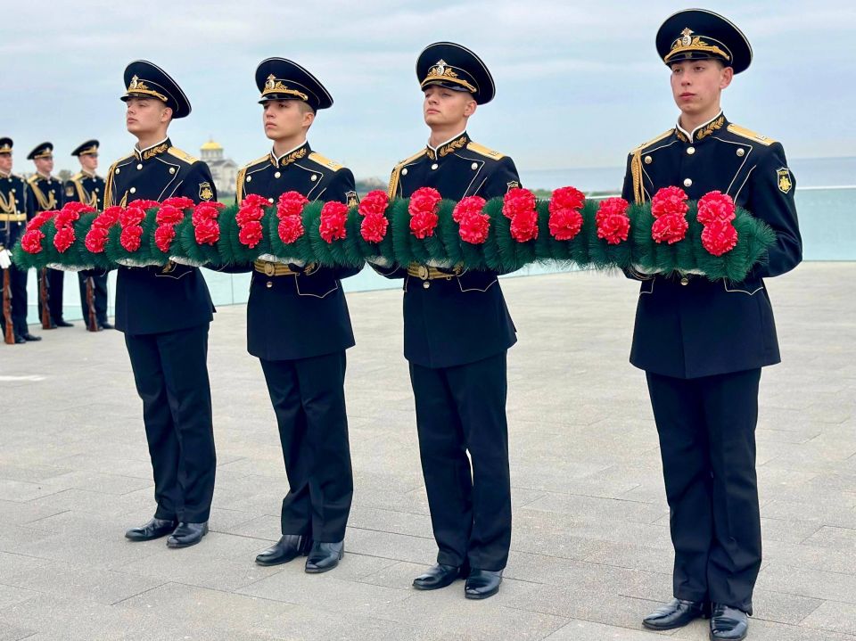  :           100-            ,   ...