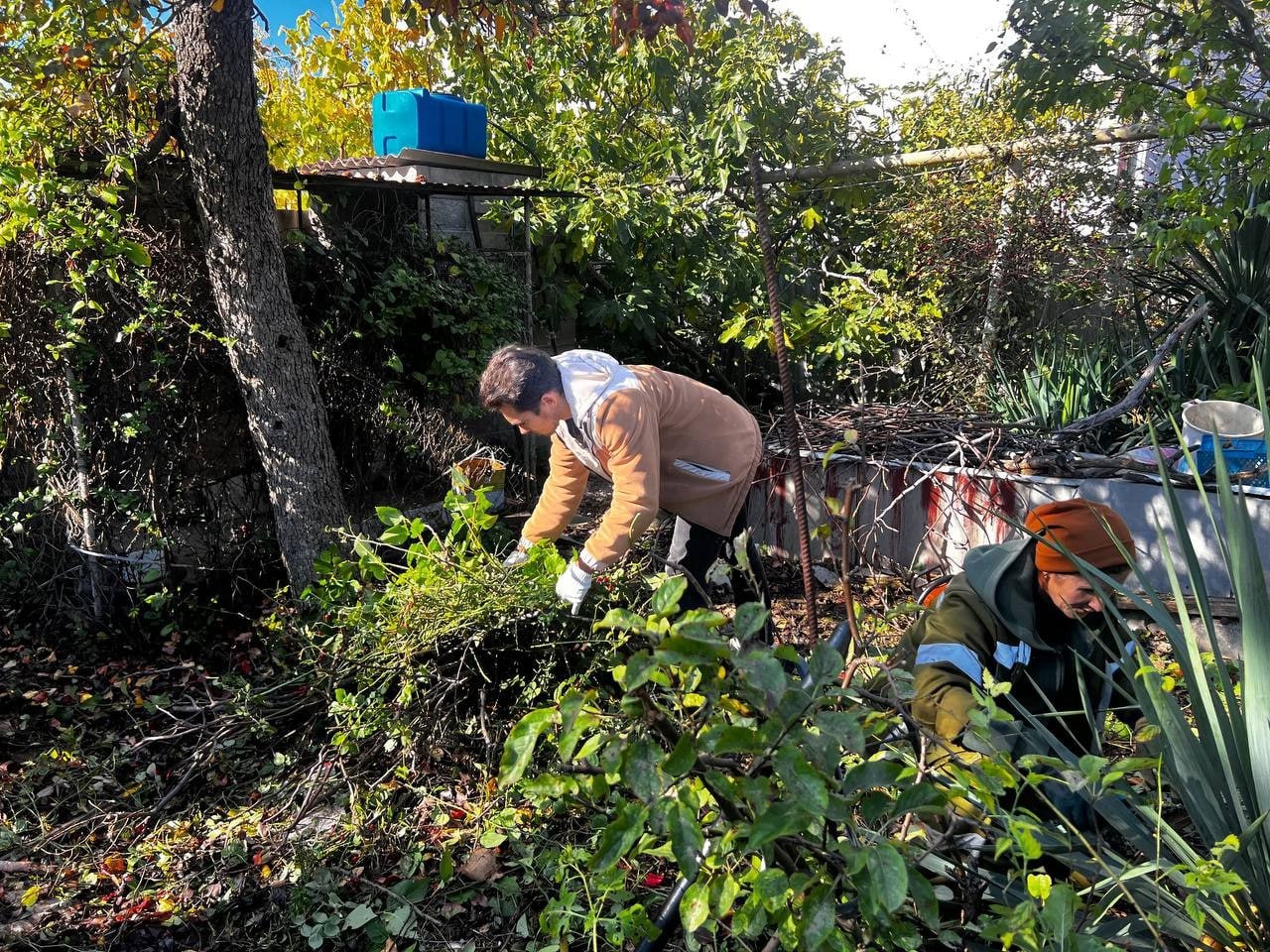Севастопольская молодёжь помогает ветеранам Великой Отечественной войны