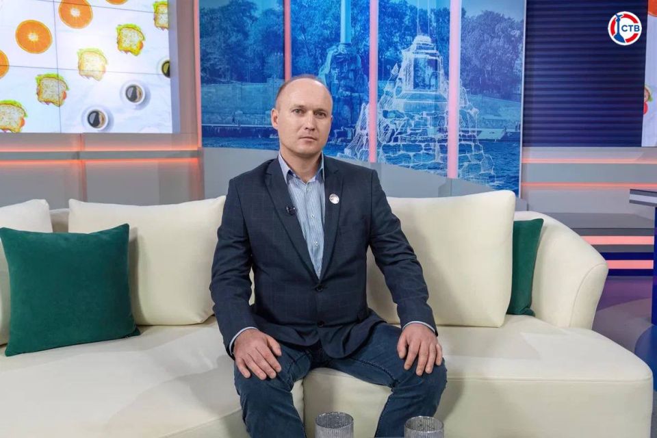 День народного единства встречаем с гостями и ведущими программы «Доброе утро, Севастополь!» День народного единства встречаем с гостями и ведущими программы «Доброе утро, Севастополь!»