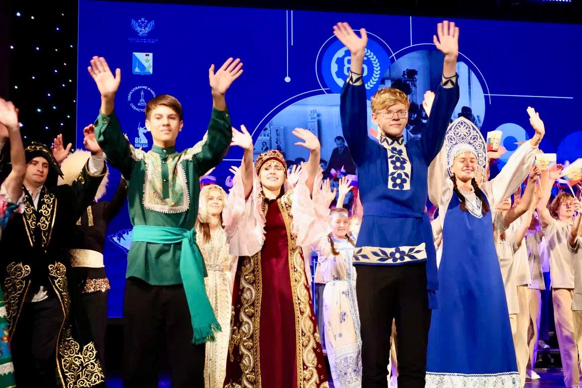 Уважаемые коллеги, дорогие друзья! С Днём народного единства! Уважаемые коллеги, дорогие друзья! С Днём народного единства!