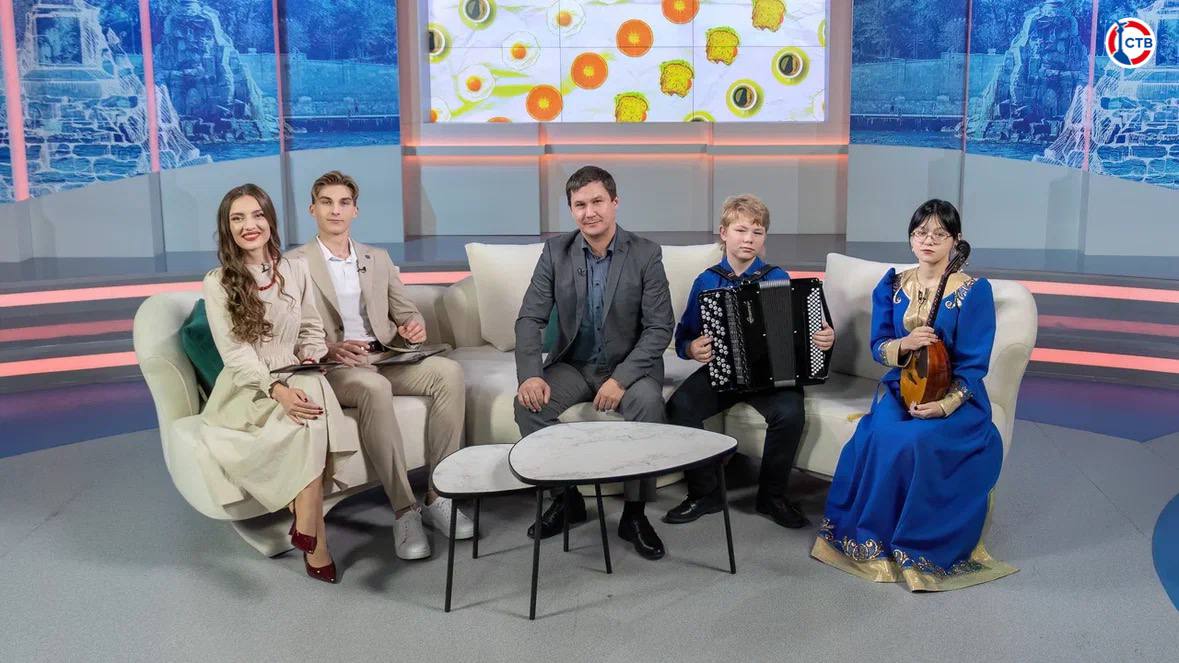 День народного единства встречаем с гостями и ведущими программы «Доброе утро, Севастополь!» День народного единства встречаем с гостями и ведущими программы «Доброе утро, Севастополь!»