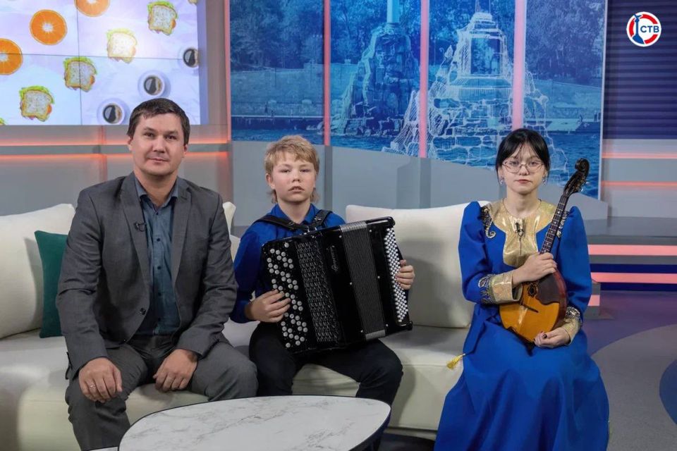 День народного единства встречаем с гостями и ведущими программы «Доброе утро, Севастополь!» День народного единства встречаем с гостями и ведущими программы «Доброе утро, Севастополь!»