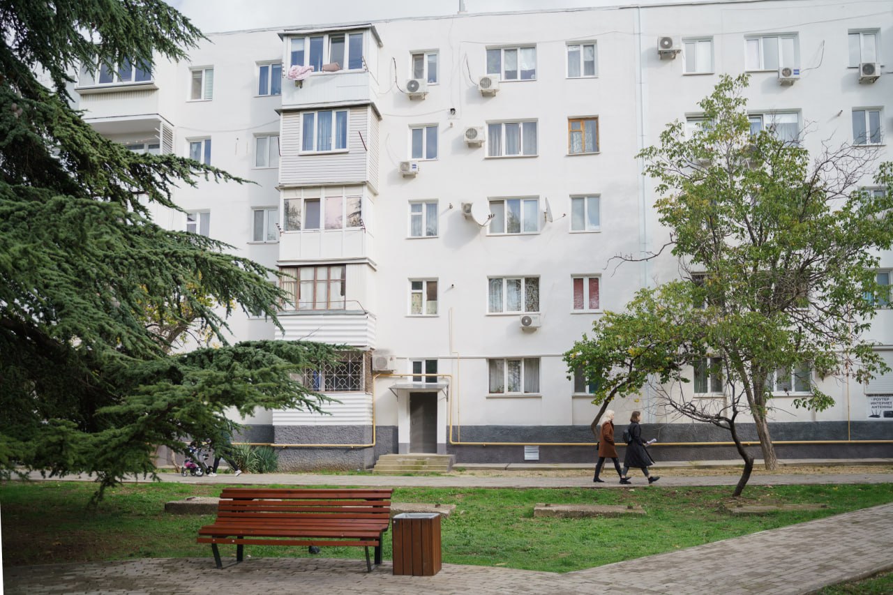 Севастопольский фонд капремонта досрочно начал обновлять фасады домов на проспекте Генерала Острякова Севастопольский фонд капремонта досрочно начал обновлять фасады домов на проспекте Генерала Острякова